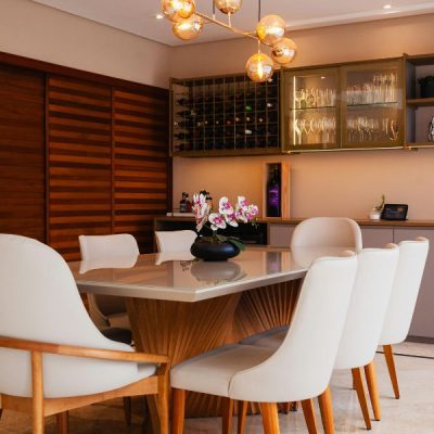 Choose the Best 4 Seater Dining Table for Your Home